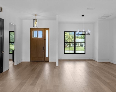1814 Barker Drive - Photo Thumbnail 7
