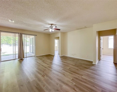 2776 Cabernet Circle - Photo Thumbnail 2