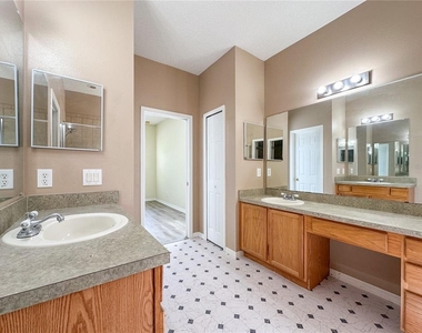 2776 Cabernet Circle - Photo Thumbnail 20