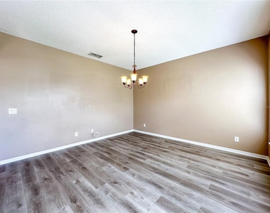 2776 Cabernet Circle - Photo Thumbnail 7