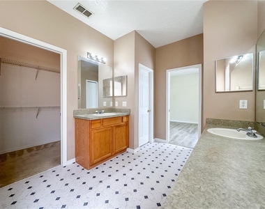 2776 Cabernet Circle - Photo Thumbnail 22