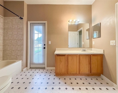 2776 Cabernet Circle - Photo Thumbnail 28