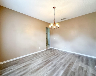 2776 Cabernet Circle - Photo Thumbnail 10