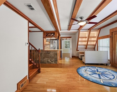 507 Lakeshore Drive - Photo Thumbnail 10