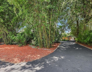 507 Lakeshore Drive - Photo Thumbnail 2
