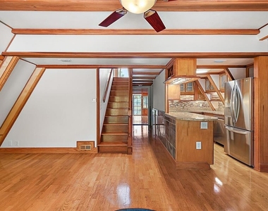 507 Lakeshore Drive - Photo Thumbnail 7