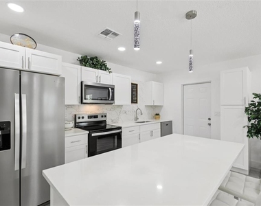 3530 Goodrich Avenue - Photo Thumbnail 9