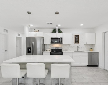 3530 Goodrich Avenue - Photo Thumbnail 8