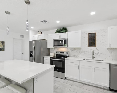 3530 Goodrich Avenue - Photo Thumbnail 10