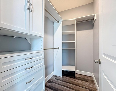 17535 Cantarina Cove - Photo Thumbnail 32