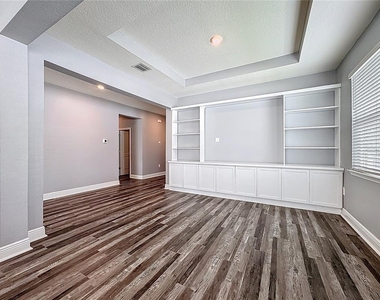 17535 Cantarina Cove - Photo Thumbnail 12