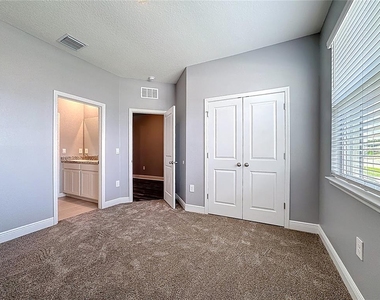 17535 Cantarina Cove - Photo Thumbnail 41