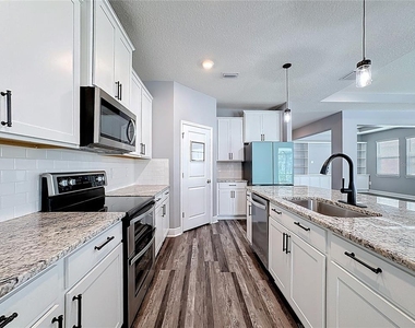 17535 Cantarina Cove - Photo Thumbnail 22