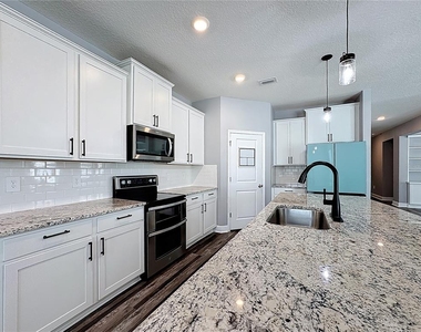 17535 Cantarina Cove - Photo Thumbnail 3