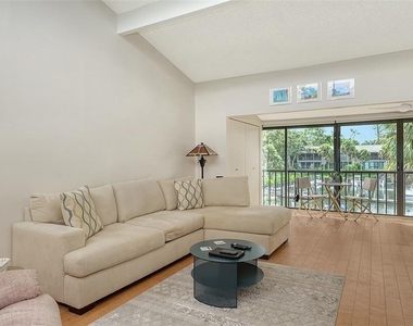 1611 Clower Creek Drive - Photo Thumbnail 4