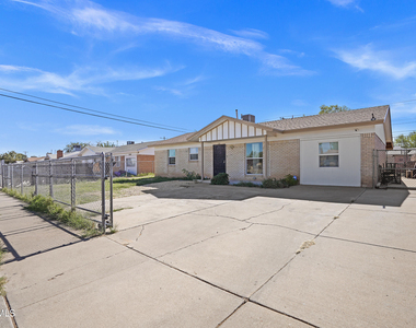 5516 Fairbanks Drive - Photo Thumbnail 2