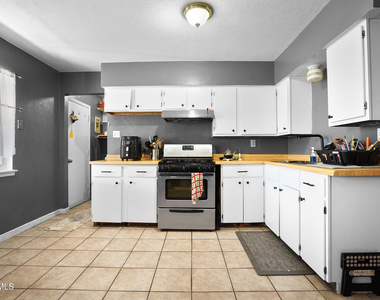 5516 Fairbanks Drive - Photo Thumbnail 10