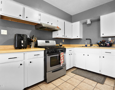 5516 Fairbanks Drive - Photo Thumbnail 9