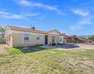 5516 Fairbanks Drive - Photo Thumbnail 1