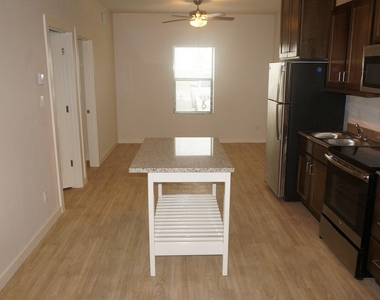 1061 Ranger Street - Photo Thumbnail 3