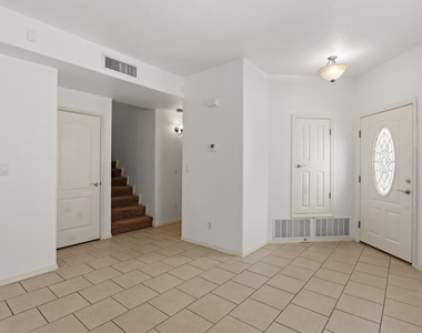 561 Green Village Court - Photo Thumbnail 10