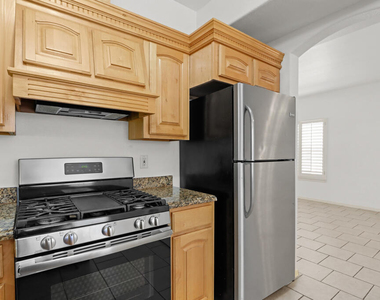561 Green Village Court - Photo Thumbnail 17