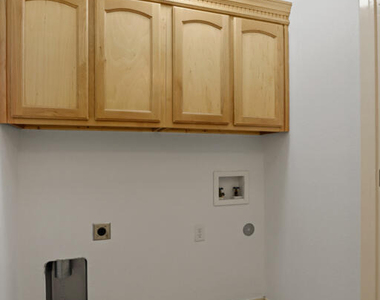 561 Green Village Court - Photo Thumbnail 20