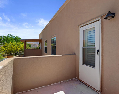 561 Green Village Court - Photo Thumbnail 32