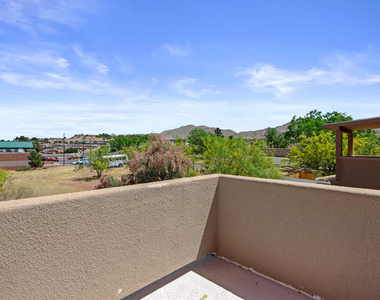 561 Green Village Court - Photo Thumbnail 31