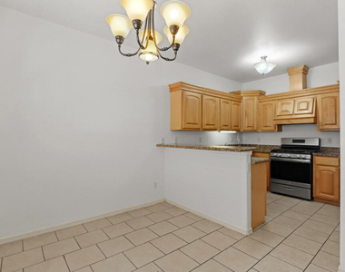 561 Green Village Court - Photo Thumbnail 11