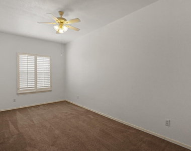 561 Green Village Court - Photo Thumbnail 33