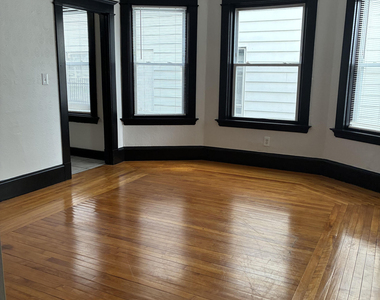 39 Houston Street - Photo Thumbnail 3