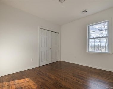 340 Pleasantview Avenue - Photo Thumbnail 13