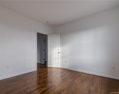 340 Pleasantview Avenue - Photo Thumbnail 12