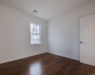 340 Pleasantview Avenue - Photo Thumbnail 14