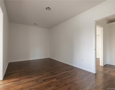 340 Pleasantview Avenue - Photo Thumbnail 5