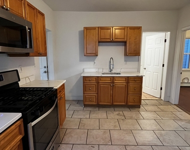 109-111 Park Terrace - Photo Thumbnail 3