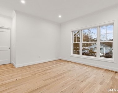 108 New England Avenue - Photo Thumbnail 9