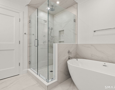 108 New England Avenue - Photo Thumbnail 7