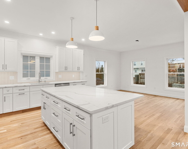 108 New England Avenue - Photo Thumbnail 3