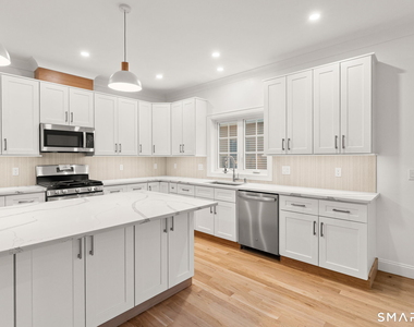 108 New England Avenue - Photo Thumbnail 2