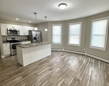 145 Smith Street - Photo Thumbnail 5