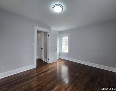 38 Beverly Avenue - Photo Thumbnail 13