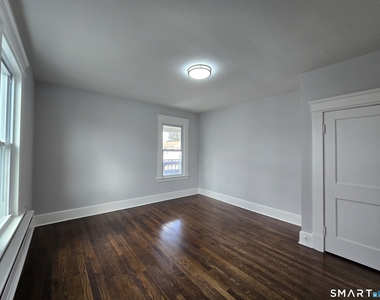 38 Beverly Avenue - Photo Thumbnail 15
