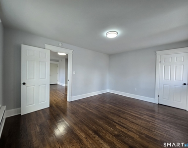 38 Beverly Avenue - Photo Thumbnail 3