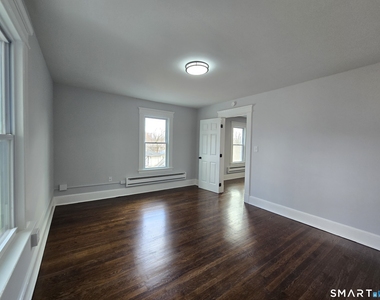 38 Beverly Avenue - Photo Thumbnail 4