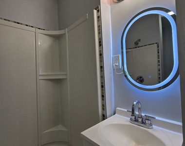 38 Beverly Avenue - Photo Thumbnail 8