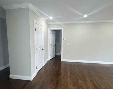 281 Harriet Street - Photo Thumbnail 2