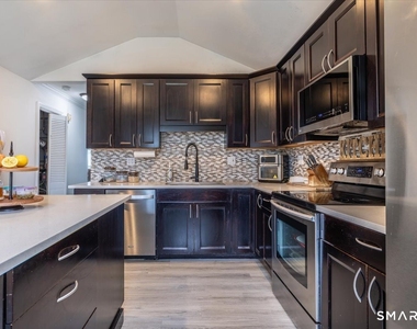 56 Linden Street - Photo Thumbnail 6
