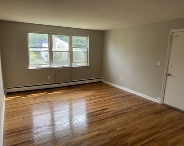768 New Britain Avenue - Photo Thumbnail 11